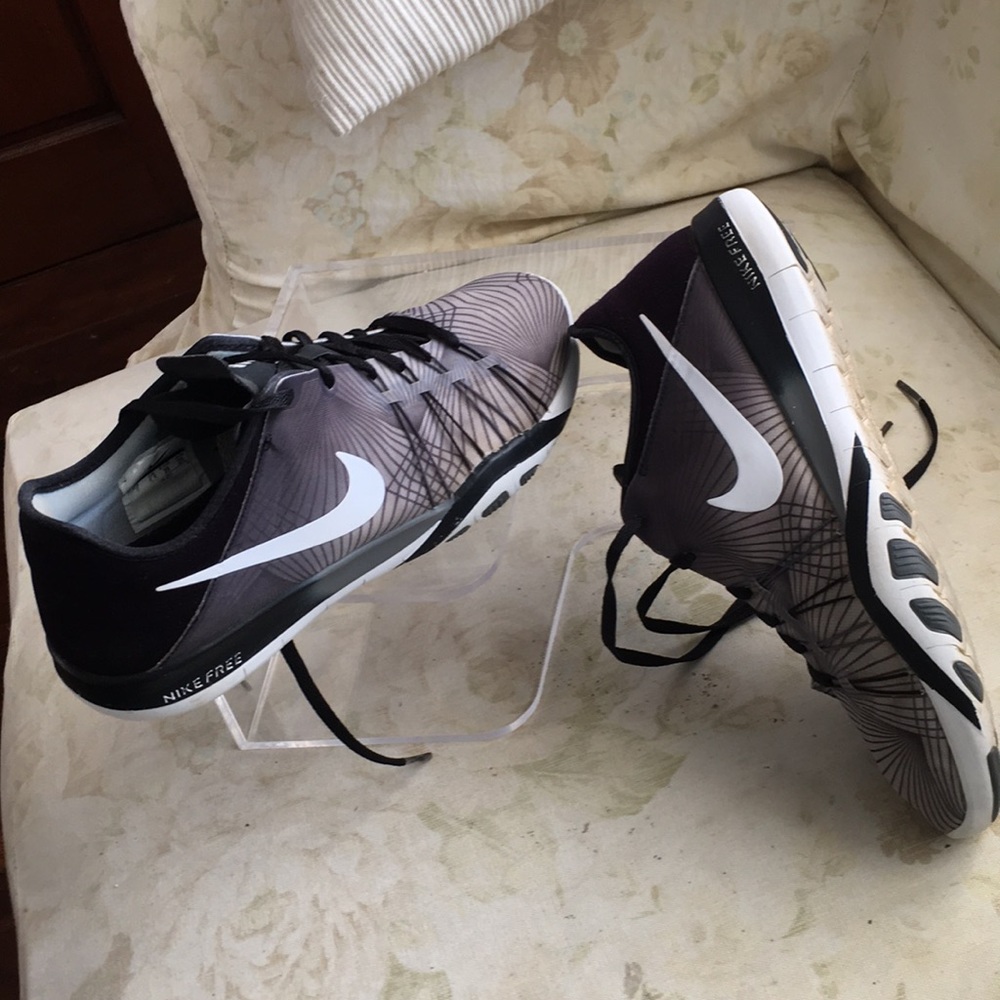 Nike Free TR 6 sneakers - Size 8